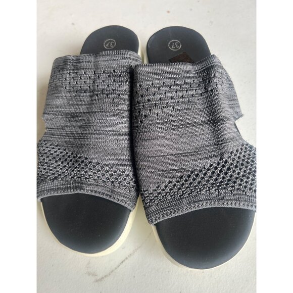 Womens Gray Knit Slip-On Sandals Shoes Size 6.5 Cushioned Sole  Open Toe Design - Picture 2 of 6